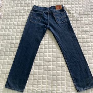 Dark wash, Levi’s 514 Men’s jeans size 33/32.